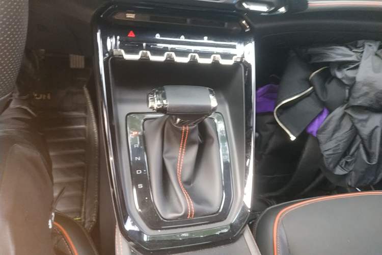 Used Baojun RS-3 2020 1.5L CVT 24-Hour Online Luxury Edition Gear Lever