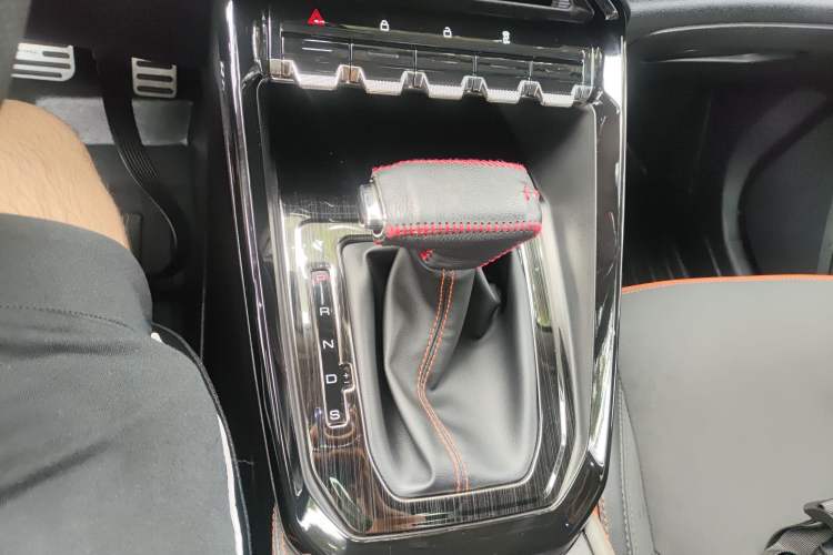 Used Baojun RS-3 2020 1.5L CVT Smart Luxury Edition Gear Lever