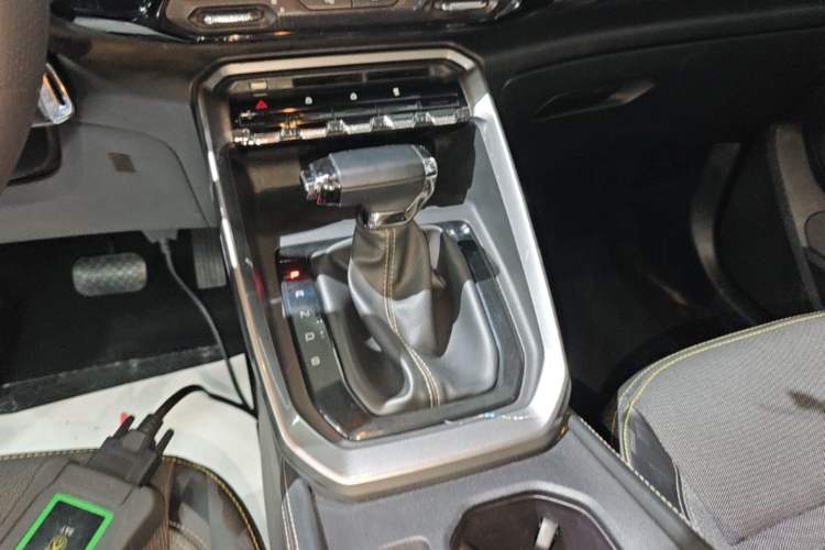 Used Baojun RS-3 2020 1.5L CVT Elite Version with 24-Hour Online Service Gear Lever