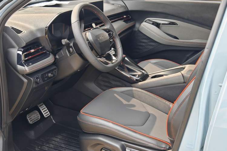 Used Baojun RS-3 2020 1.5L CVT Smart Luxury Edition Interior 11