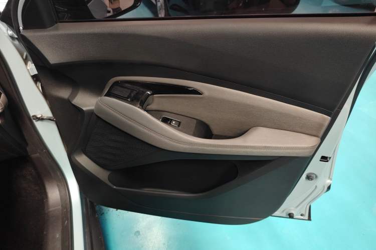 Used Baojun RS-3 2020 1.5L CVT Smart Luxury Edition Interior 5