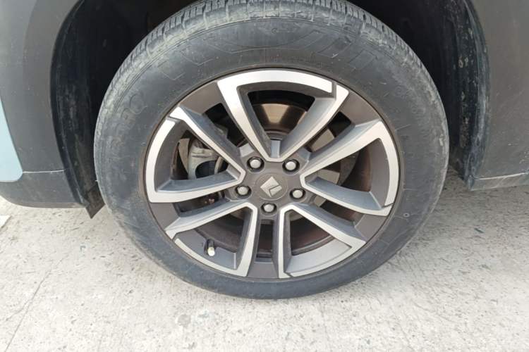 Used Baojun RS-3 2020 1.5T CVT Smart Elite Edition Left Front Wheel Hub