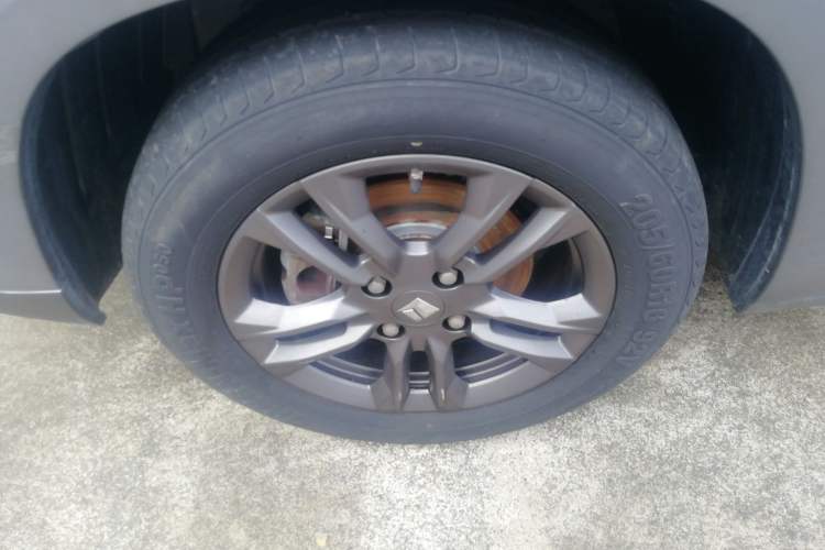 Used Baojun RS-3 2020 1.5L Manual 24-Hour Online Luxury Version Left Front Wheel Hub
