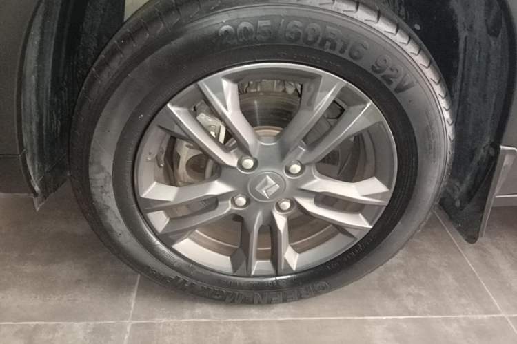Used Baojun RS-3 2020 1.5L CVT Elite Version with 24-Hour Online Service Left Front Wheel Hub
