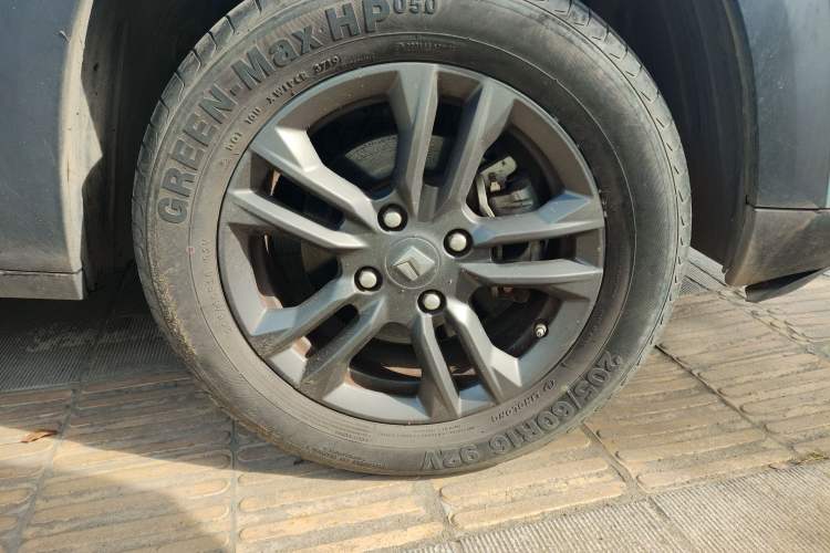 Used Baojun RS-3 2020 1.5L CVT 24-Hour Online Luxury Edition Right Front Wheel Hub