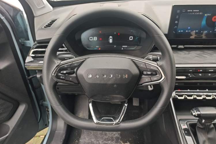 Used Baojun RS-3 2020 1.5L CVT Elite Version with 24-Hour Online Service Steering Wheel