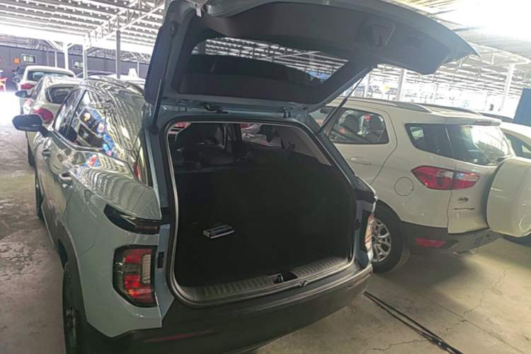Used Baojun RS-3 2020 1.5L Manual 24-Hour Online Luxury Version Trunk