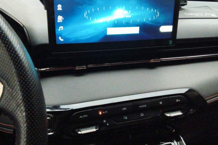 Used Baojun RS-3 2020 1.5T CVT Intelligent Prestige Edition Audio And AC Panel