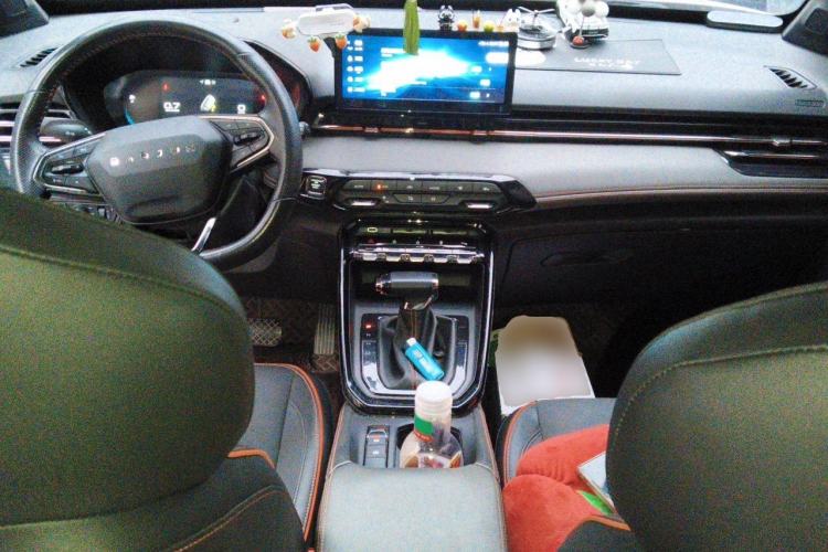 Used Baojun RS-3 2020 1.5T CVT Intelligent Prestige Edition Center Console