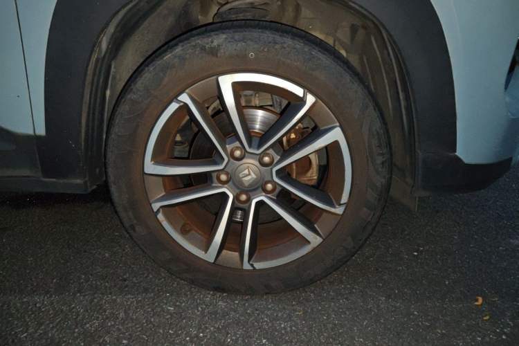 Used Baojun RS-3 2020 1.5T CVT Intelligent Prestige Edition Right Front Wheel Hub