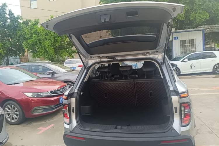 Used Baojun RS-3 2020 1.5L CVT 24-Hour Online Luxury Edition Trunk
