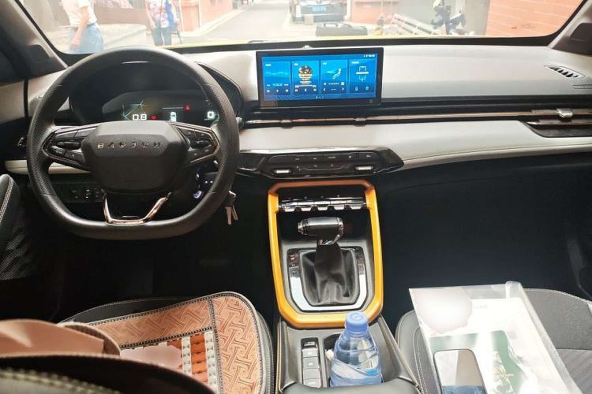 Used Baojun RS-3 2020 1.5L CVT Smart Elite Edition Center Console