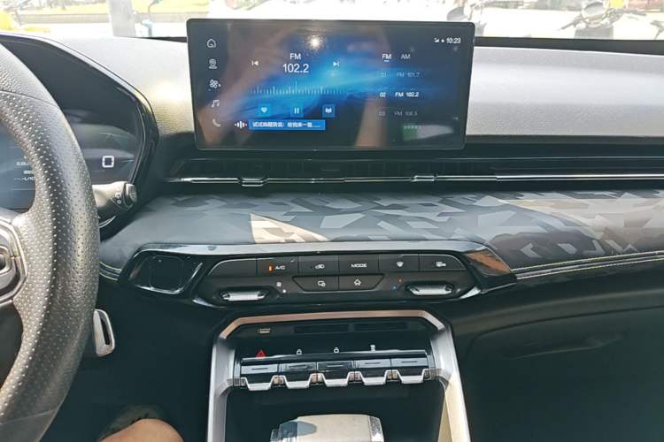 Used Baojun RS-3 2020 1.5L CVT Elite Version with 24-Hour Online Service Audio And AC Panel