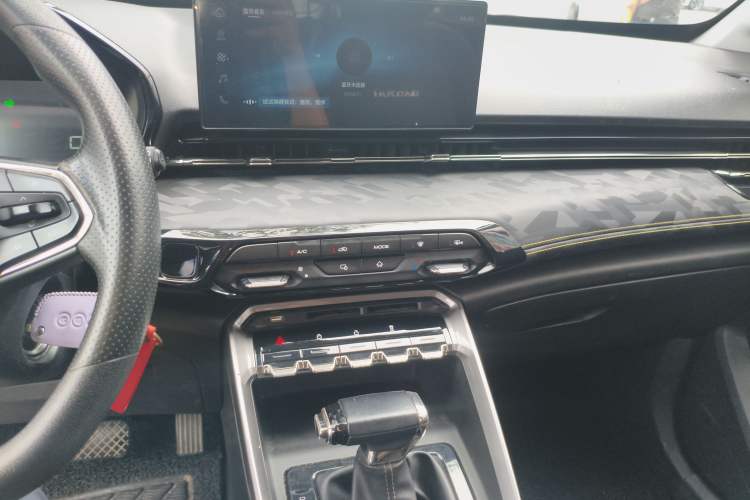 Used Baojun RS-3 2020 1.5L CVT Elite Version with 24-Hour Online Service Audio And AC Panel