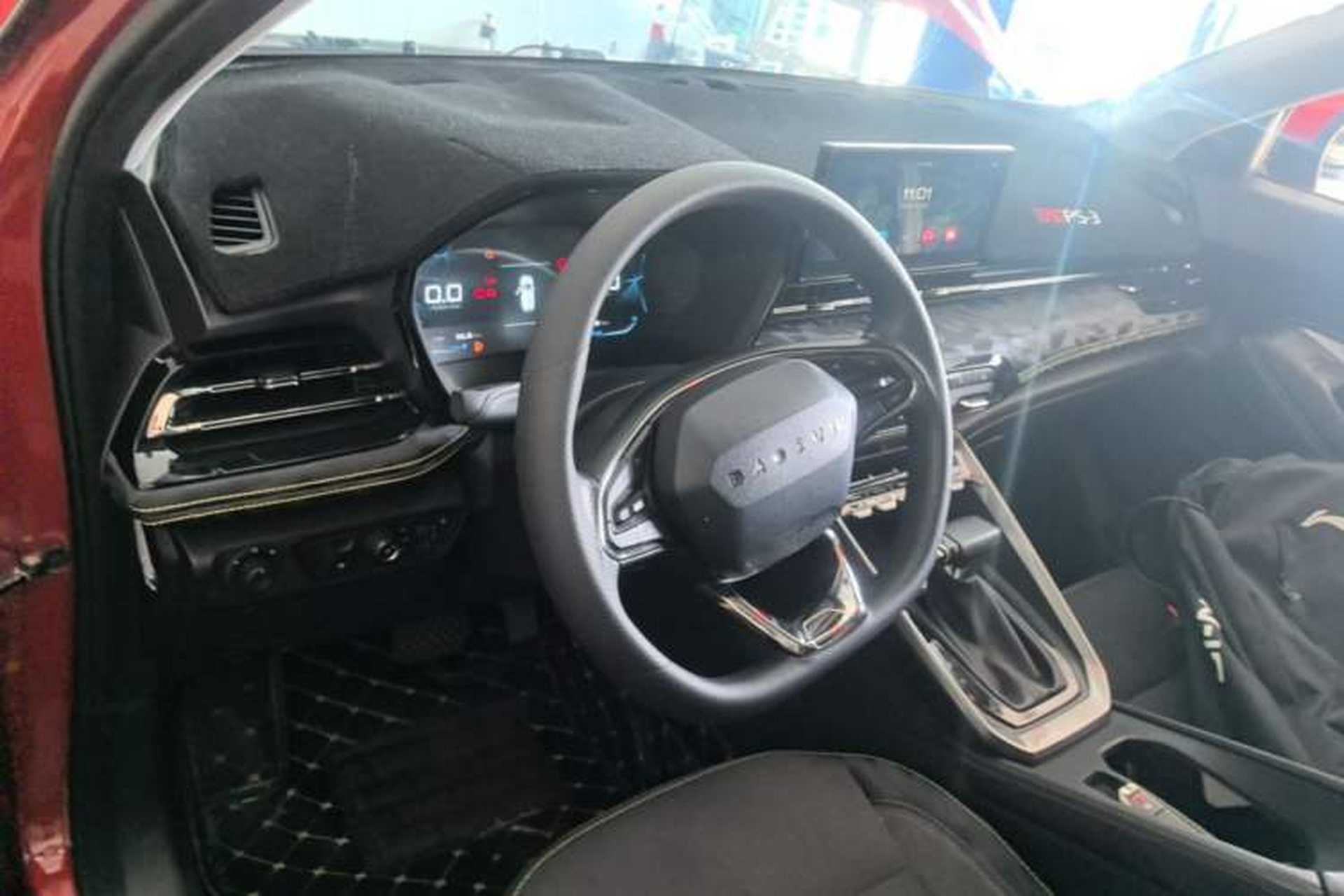 Used Baojun RS-3 2020 1.5L CVT Elite Version with 24-Hour Online Service Center Console