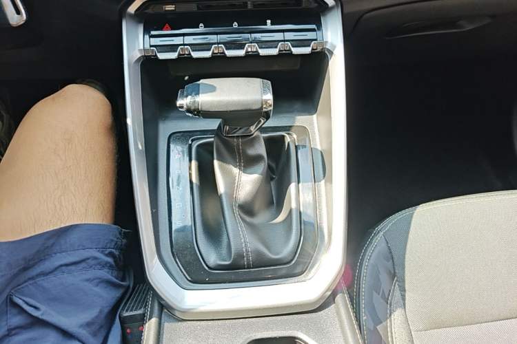 Used Baojun RS-3 2020 1.5L CVT Elite Version with 24-Hour Online Service Gear Lever