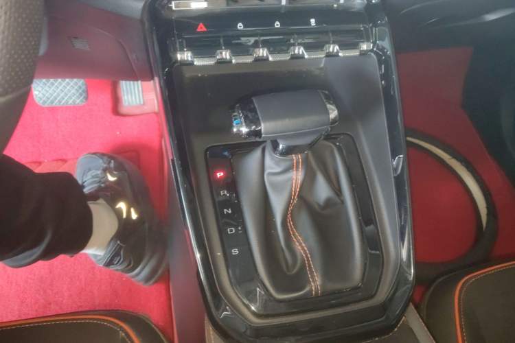 Used Baojun RS-3 2020 1.5L CVT 24-Hour Online Luxury Edition Gear Lever