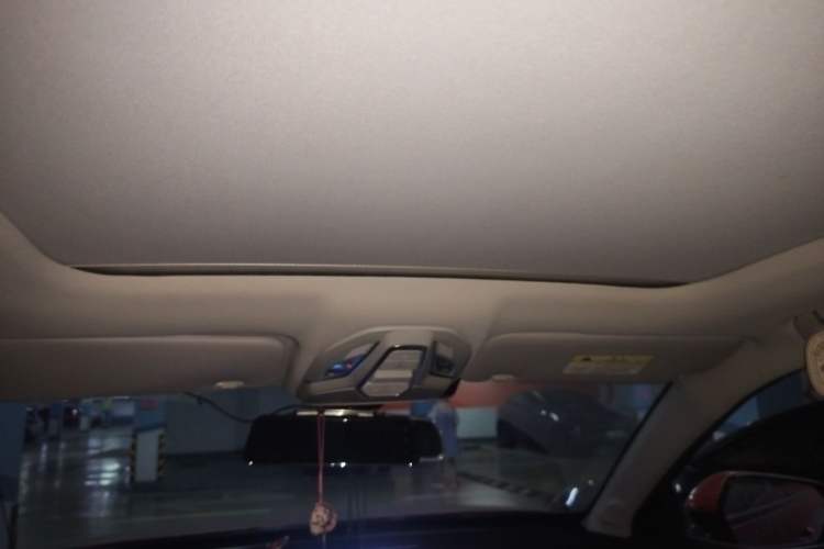 Used Baojun RS-3 2020 1.5L Manual 24-Hour Online Luxury Version Headliner