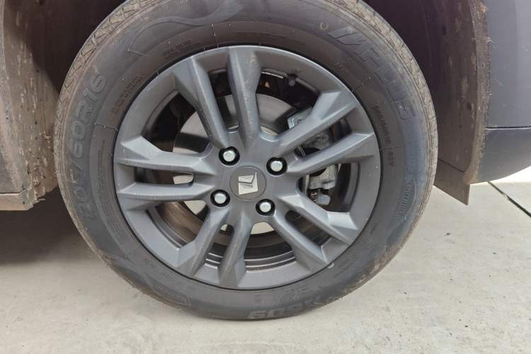 Used Baojun RS-3 2020 1.5L CVT Elite Version with 24-Hour Online Service Right Front Wheel Hub