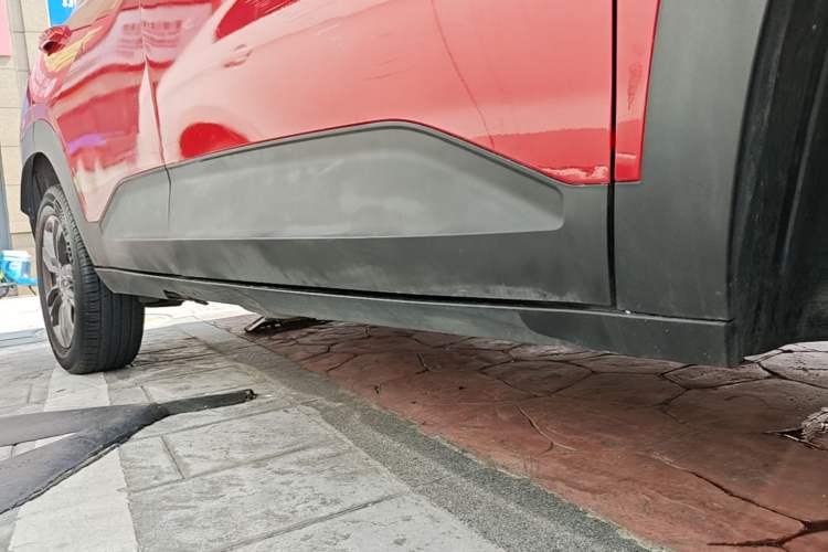 Used Baojun RS-3 2020 1.5L CVT Elite Version with 24-Hour Online Service Right Side Sill