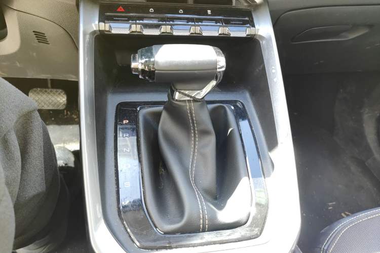 Used Baojun RS-3 2020 1.5L CVT Elite Version with 24-Hour Online Service Gear Lever