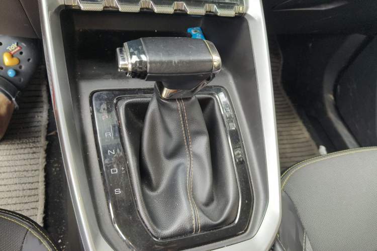 Used Baojun RS-3 2020 1.5L CVT Smart Elite Edition Gear Lever