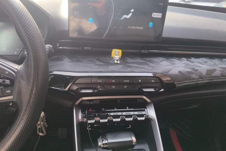 Used Baojun RS-3 2020 1.5L CVT Elite Version with 24-Hour Online Service Audio And AC Panel