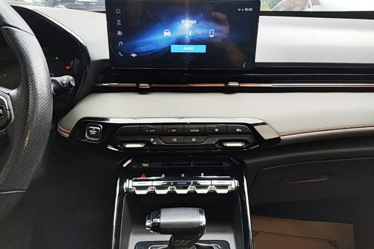 Used Baojun RS-3 2020 1.5L CVT 24-Hour Online Luxury Edition Audio And AC Panel