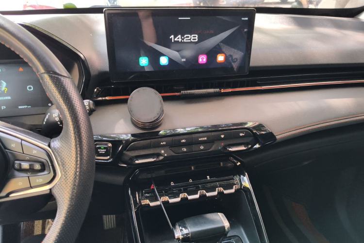 Used Baojun RS-3 2020 1.5L CVT 24-Hour Online Luxury Edition Audio And AC Panel