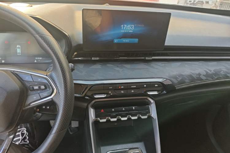 Used Baojun RS-3 2020 1.5L Manual Elite Version with 24-Hour Online Service Audio And AC Panel