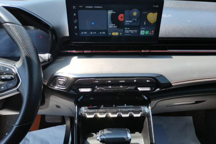 Used Baojun RS-3 2020 1.5L CVT 24-Hour Online Luxury Edition Audio And AC Panel