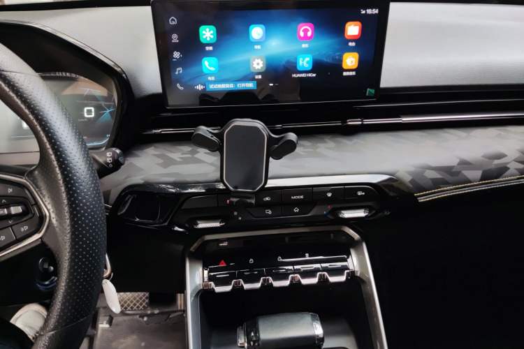 Used Baojun RS-3 2020 1.5L CVT Elite Version with 24-Hour Online Service Audio And AC Panel