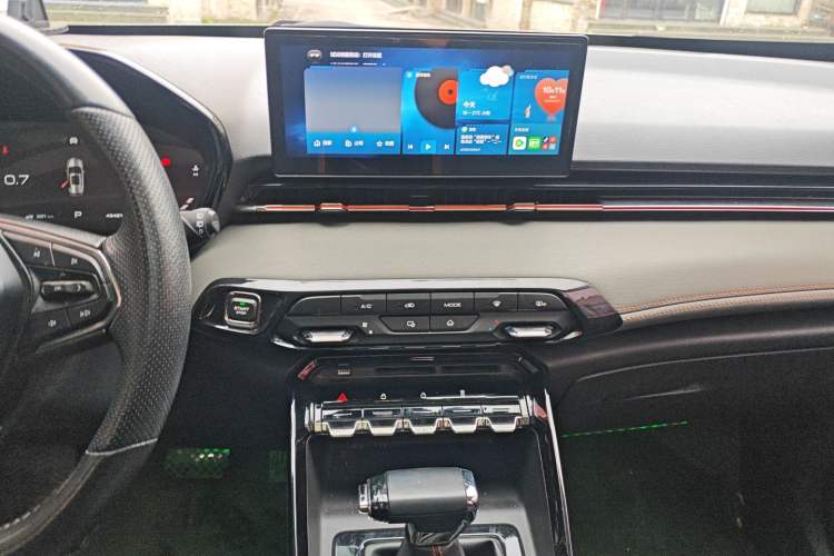 Used Baojun RS-3 2020 1.5L CVT 24-Hour Online Luxury Edition Audio And AC Panel