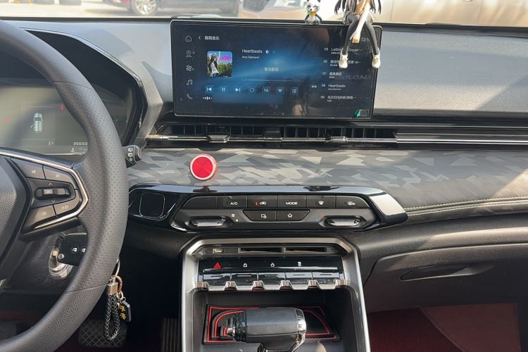 Used Baojun RS-3 2020 1.5L CVT Elite Version with 24-Hour Online Service Audio And AC Panel