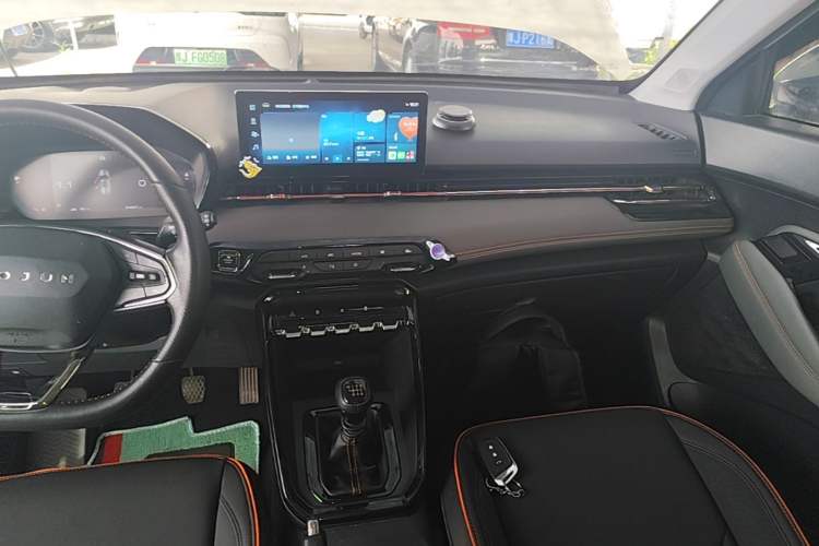 Used Baojun RS-3 2020 1.5L Manual 24-Hour Online Luxury Version Audio And AC Panel