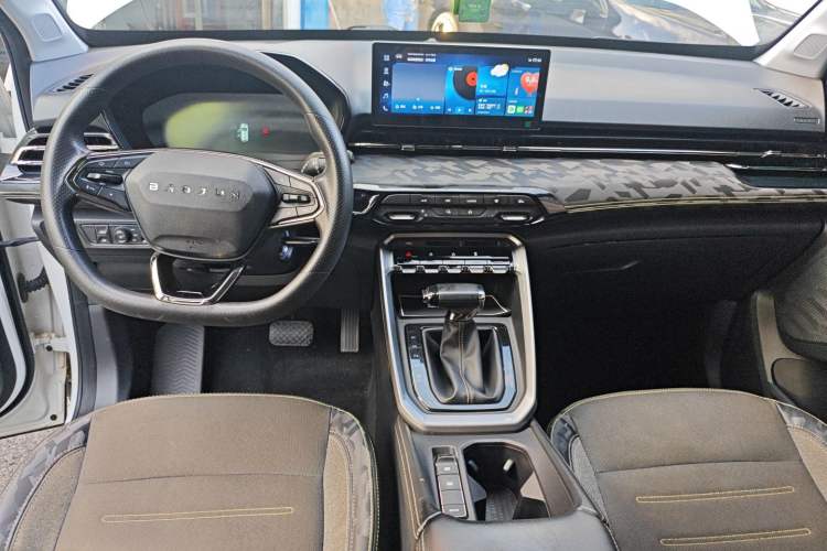 Used Baojun RS-3 2020 1.5L CVT Smart Elite Edition Center Console