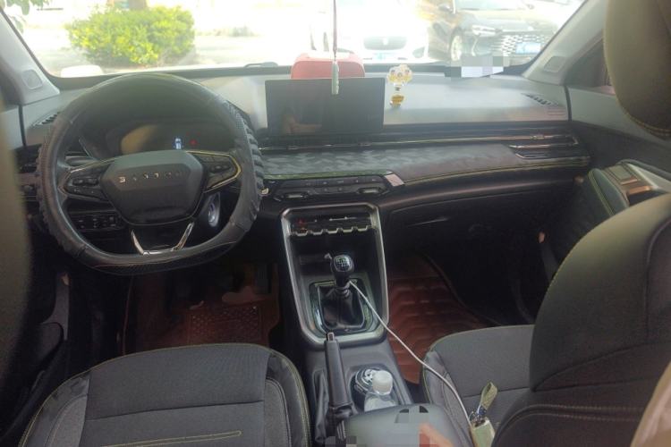 Used Baojun RS-3 2020 1.5L Manual Elite Version with 24-Hour Online Service Center Console