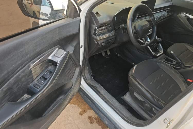 Used Baojun RS-3 2020 1.5L Manual Elite Version with 24-Hour Online Service Driver Seat