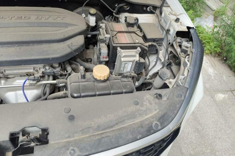 Used Baojun RS-3 2020 1.5L CVT Smart Elite Edition Engine Bay Left