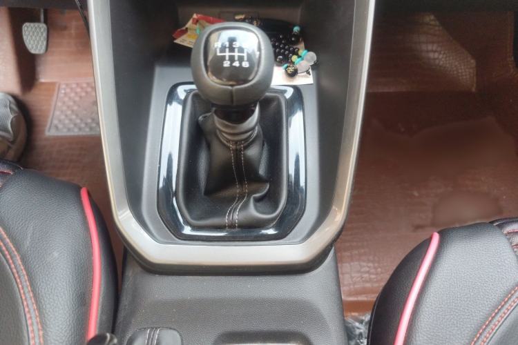 Used Baojun RS-3 2020 1.5L Manual Elite Version with 24-Hour Online Service Gear Lever