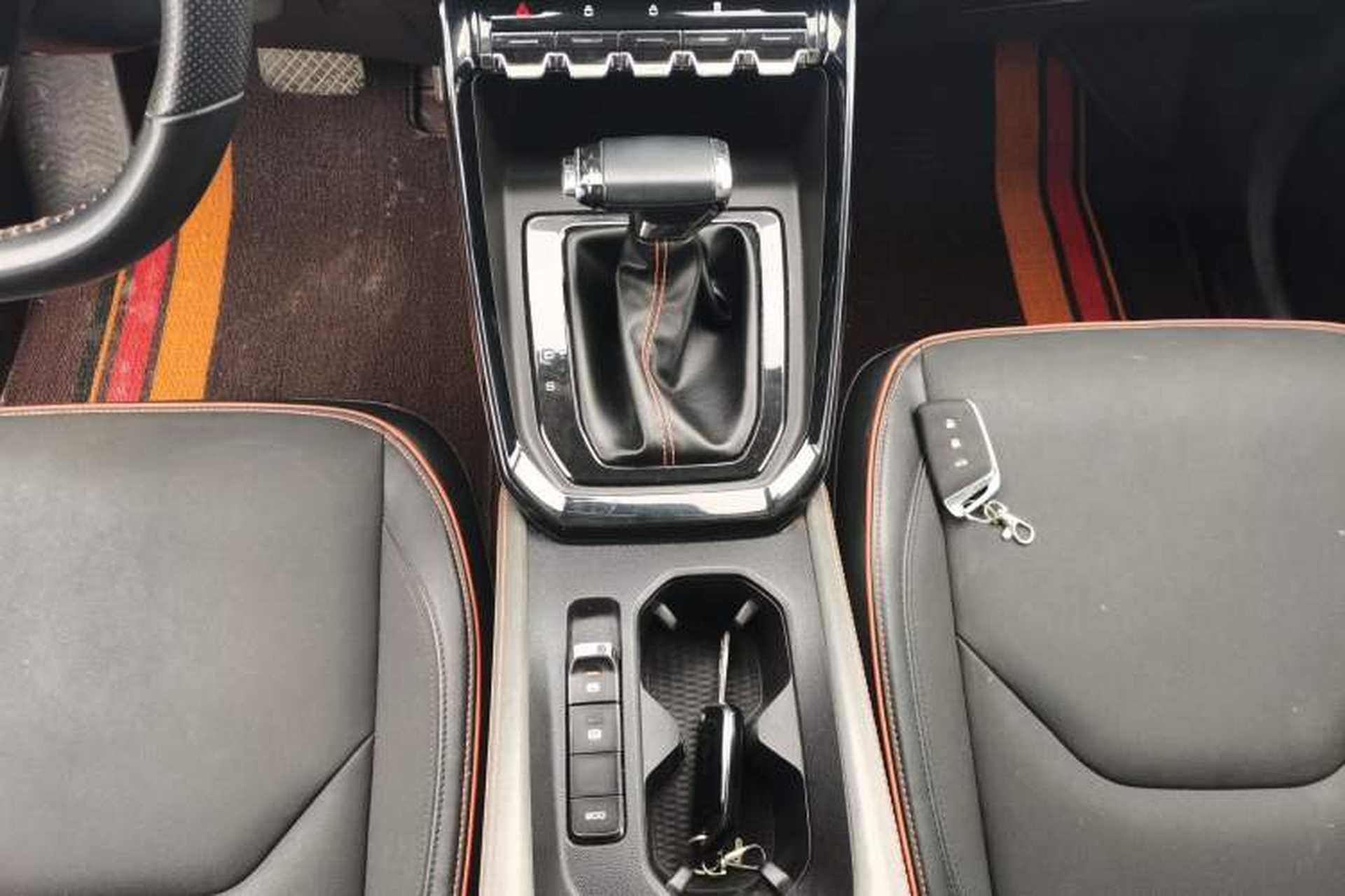 Used Baojun RS-3 2020 1.5L CVT 24-Hour Online Luxury Edition Gear Lever