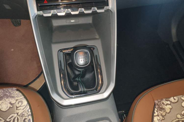 Used Baojun RS-3 2020 1.5L Manual Smart Comfort Edition Gear Lever