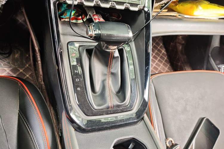 Used Baojun RS-3 2020 1.5L CVT 24-Hour Online Luxury Edition Gear Lever