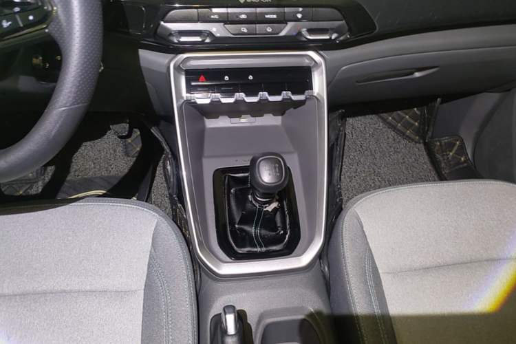 Used Baojun RS-3 2020 1.5L Manual Smart Comfort Edition Gear Lever