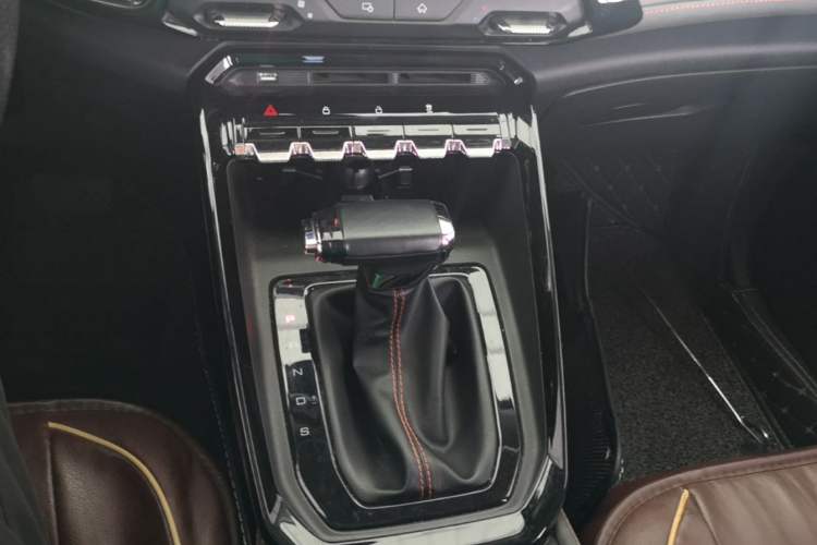 Used Baojun RS-3 2020 1.5L CVT 24-Hour Online Luxury Edition Gear Lever