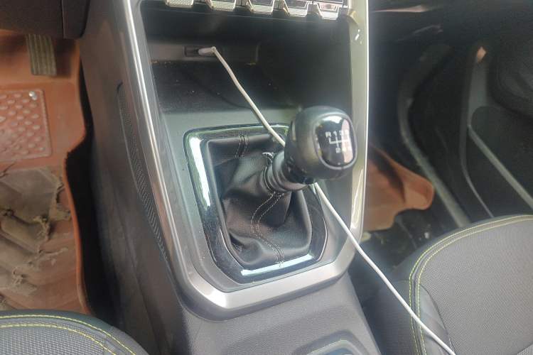 Used Baojun RS-3 2020 1.5L Manual Elite Version with 24-Hour Online Service Gear Lever
