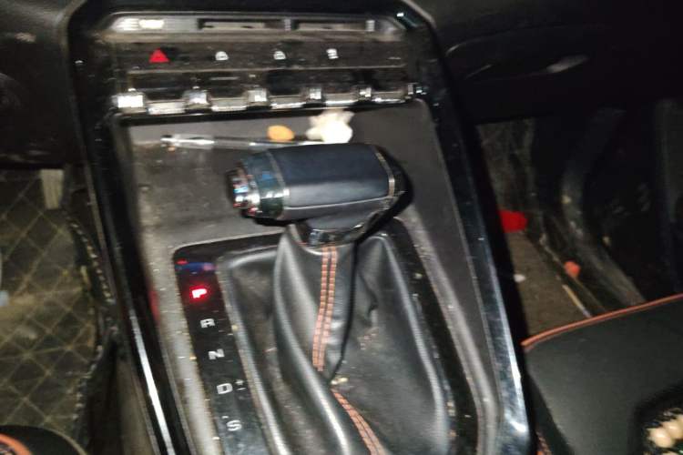 Used Baojun RS-3 2020 1.5L CVT 24-Hour Online Luxury Edition Gear Lever