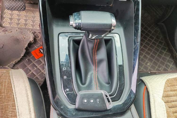 Used Baojun RS-3 2020 1.5L CVT 24-Hour Online Luxury Edition Gear Lever