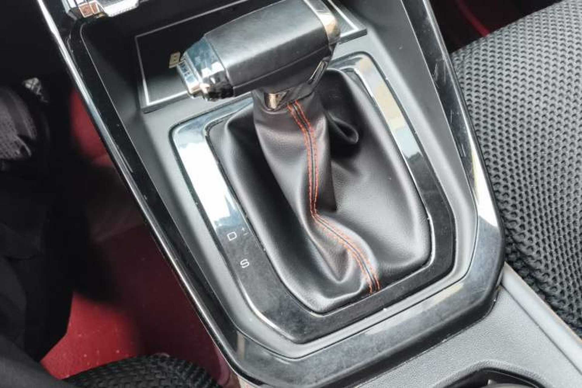 Used Baojun RS-3 2020 1.5L CVT 24-Hour Online Luxury Edition Gear Lever