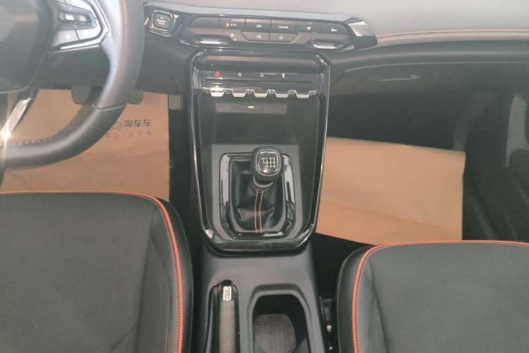 Used Baojun RS-3 2020 1.5L Manual 24-Hour Online Luxury Version Gear Lever